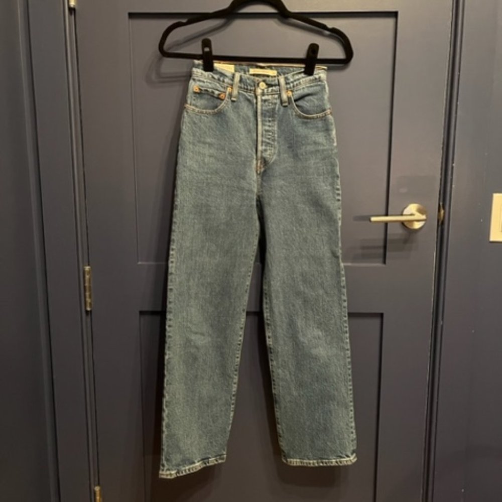 Levi's Ribcage Straight Sz 25 Classic Denin Wash